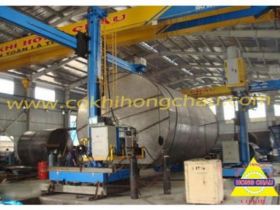 Tank 150M3 (stainless steel304) is being welded by automatic welding machine